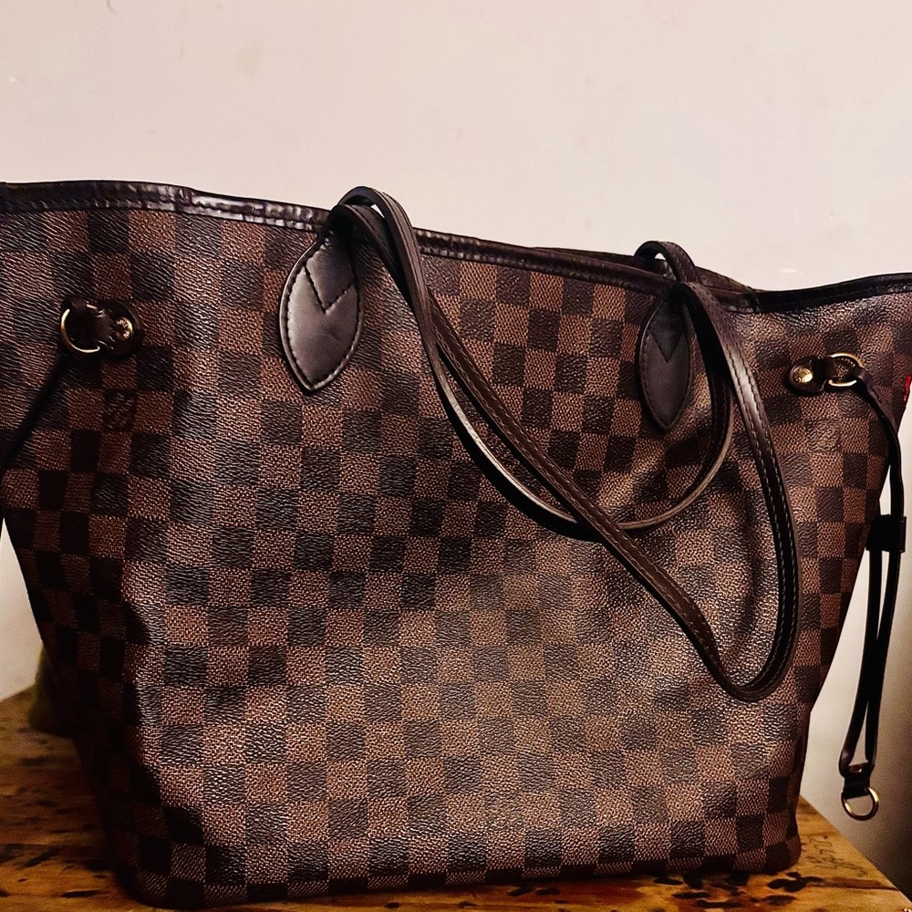 Authentic Louis Vuitton Neverfull MM